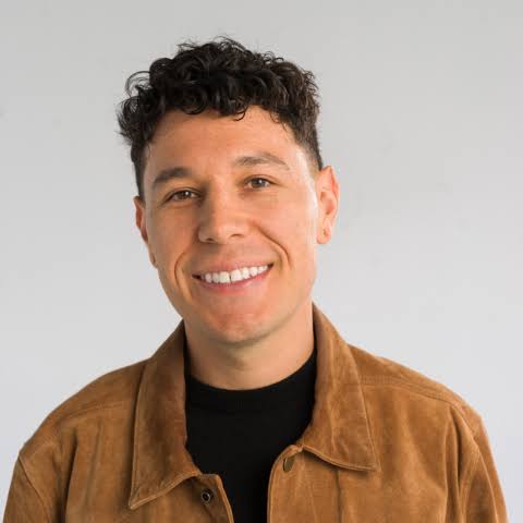 A profil picture of Darion Ducharme smiling to the camera